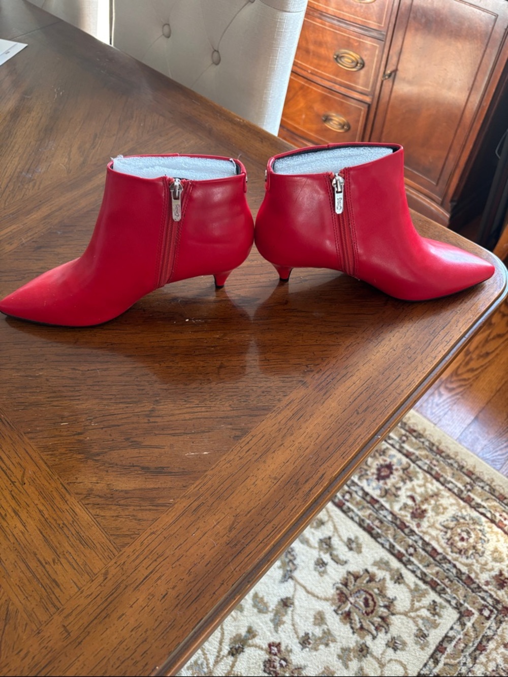 NWT Circus by Sam Edelman red kitten heel booties. Size 6.5 - Picture 2 of 5